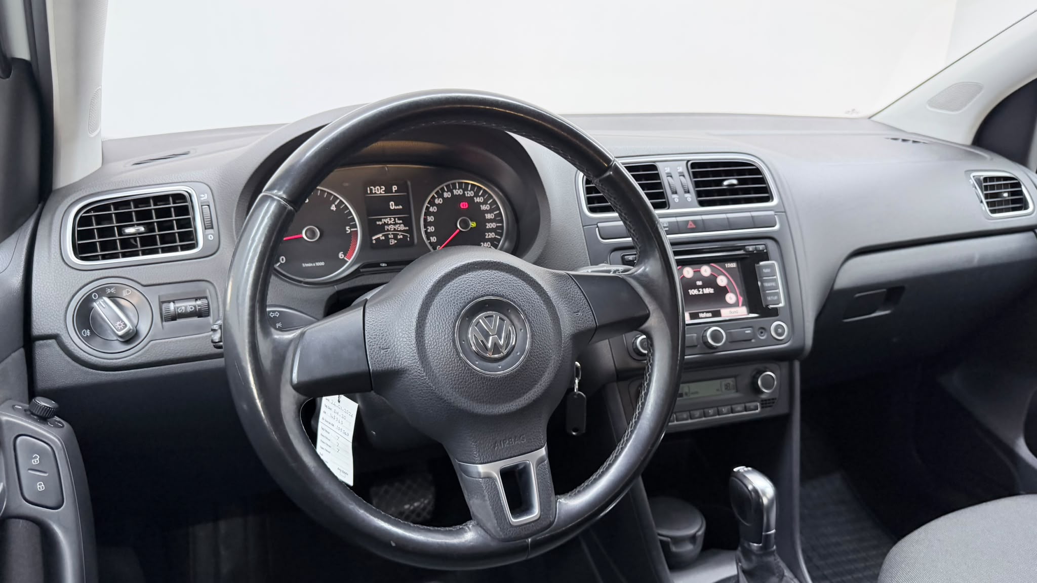 VOLKSWAGEN POLO 23